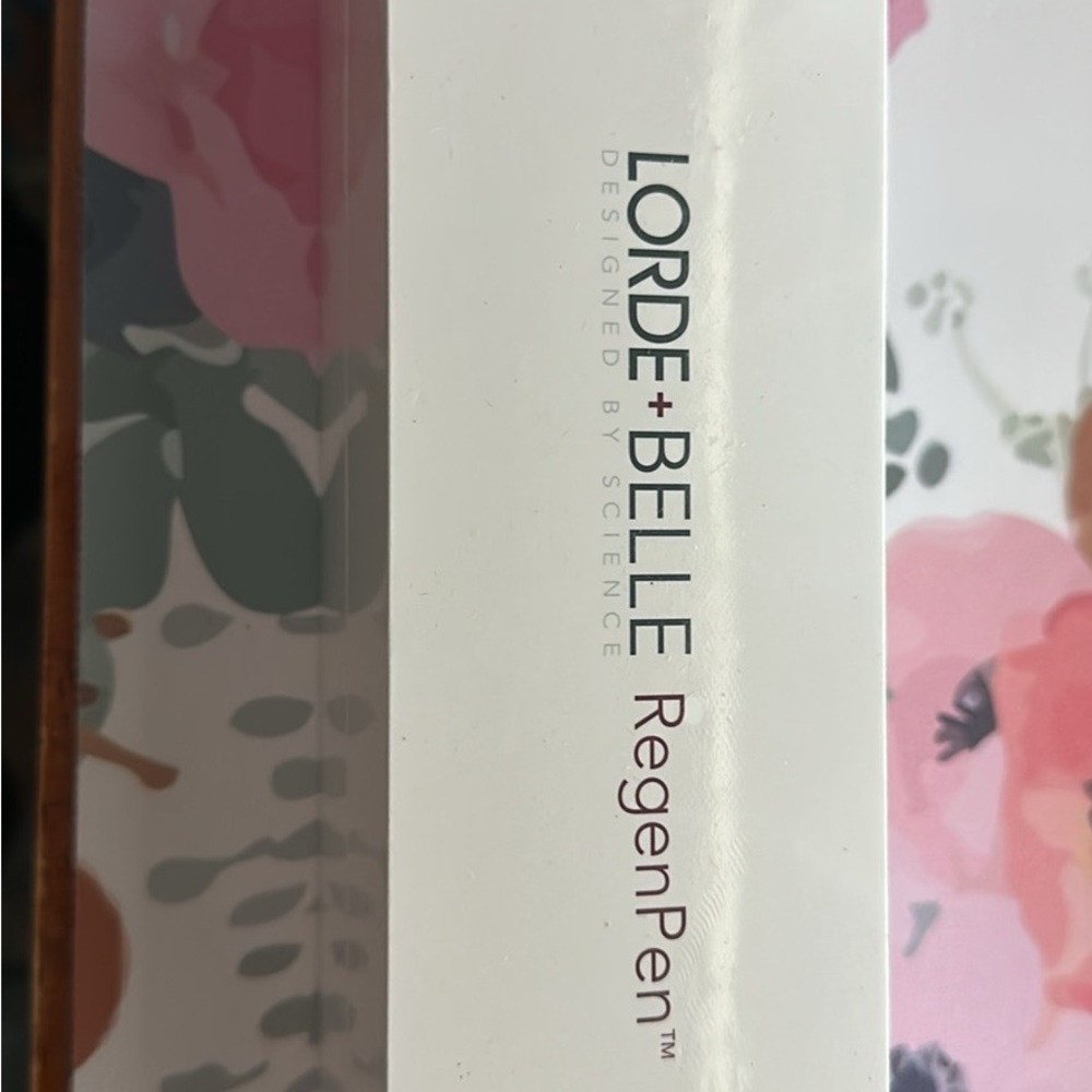 RegenPen - White Skincare Tool